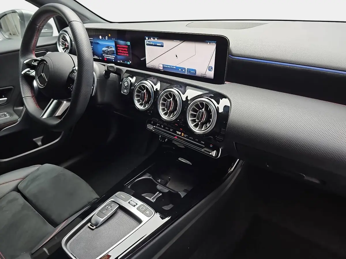 MERCEDES-BENZ A 180 DCT AMG LINE NAVI LED MBUX WINTER KAMERA LM18