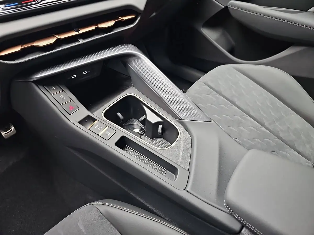 CUPRA TERRAMAR 1.5 ETSI DSG MATRIX NAVI ACC AHK