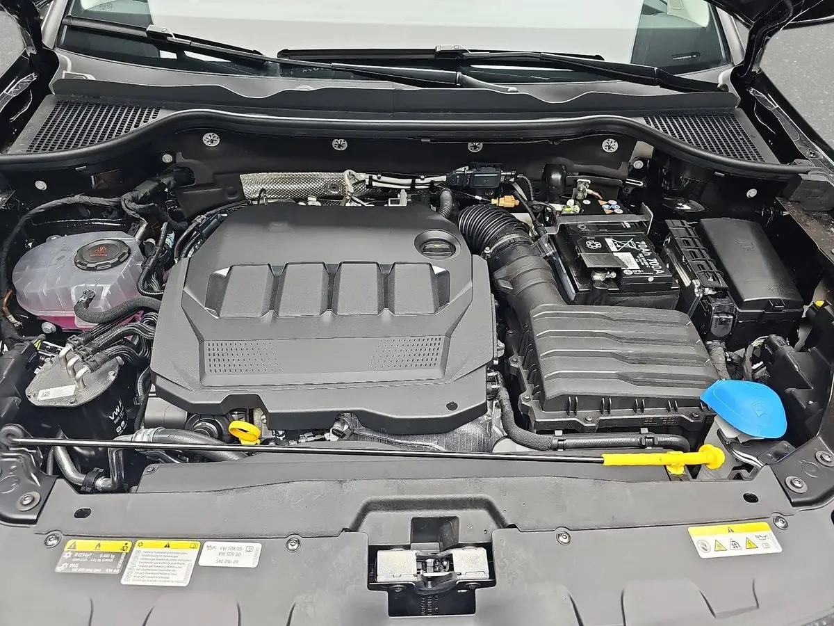 SKODA KAROQ 2.0 TDI DSG DRIVE NAVI LED AHK LM