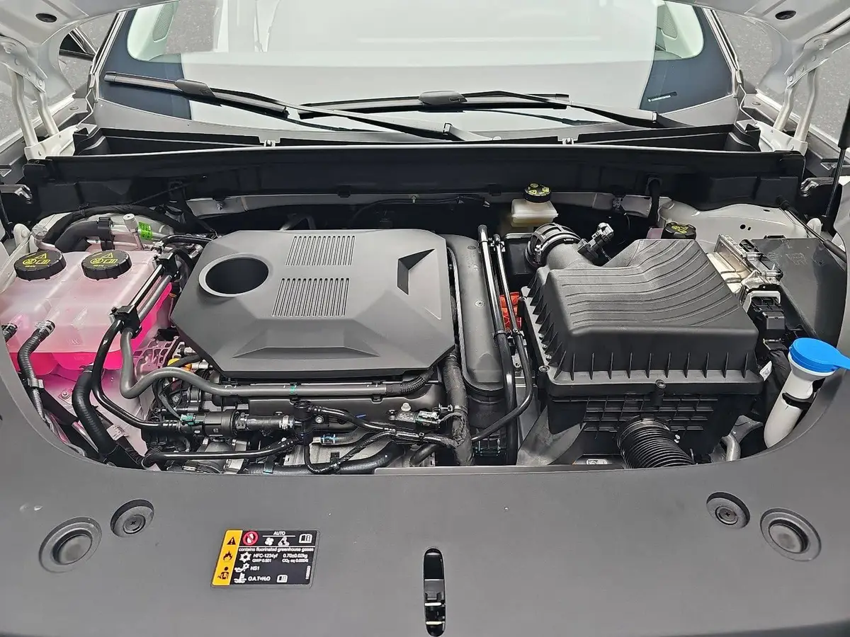 MG HS 1.5 HYBRID+ MY25.5 LUXURY LEDER 360-GRAD-KAMERA 19-ZOLL-LM