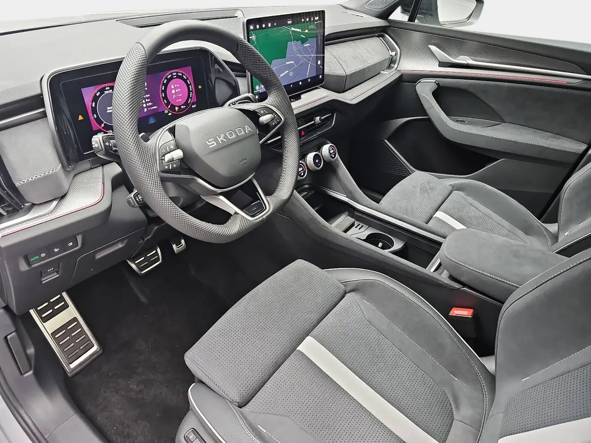 SKODA KODIAQ 1.5 TSI DSG SPORTLINE NAVI LED PANO 7-SITZE KAMERA