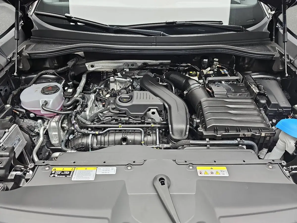 SKODA KODIAQ 1.5 TSI DSG SPORTLINE NAVI LED PANO 7-SITZE KAMERA