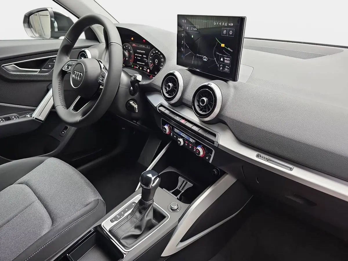 AUDI Q2 35 TFSI S-TRONIC S LINE NAVI LED ACC EL.HECKKL. WI