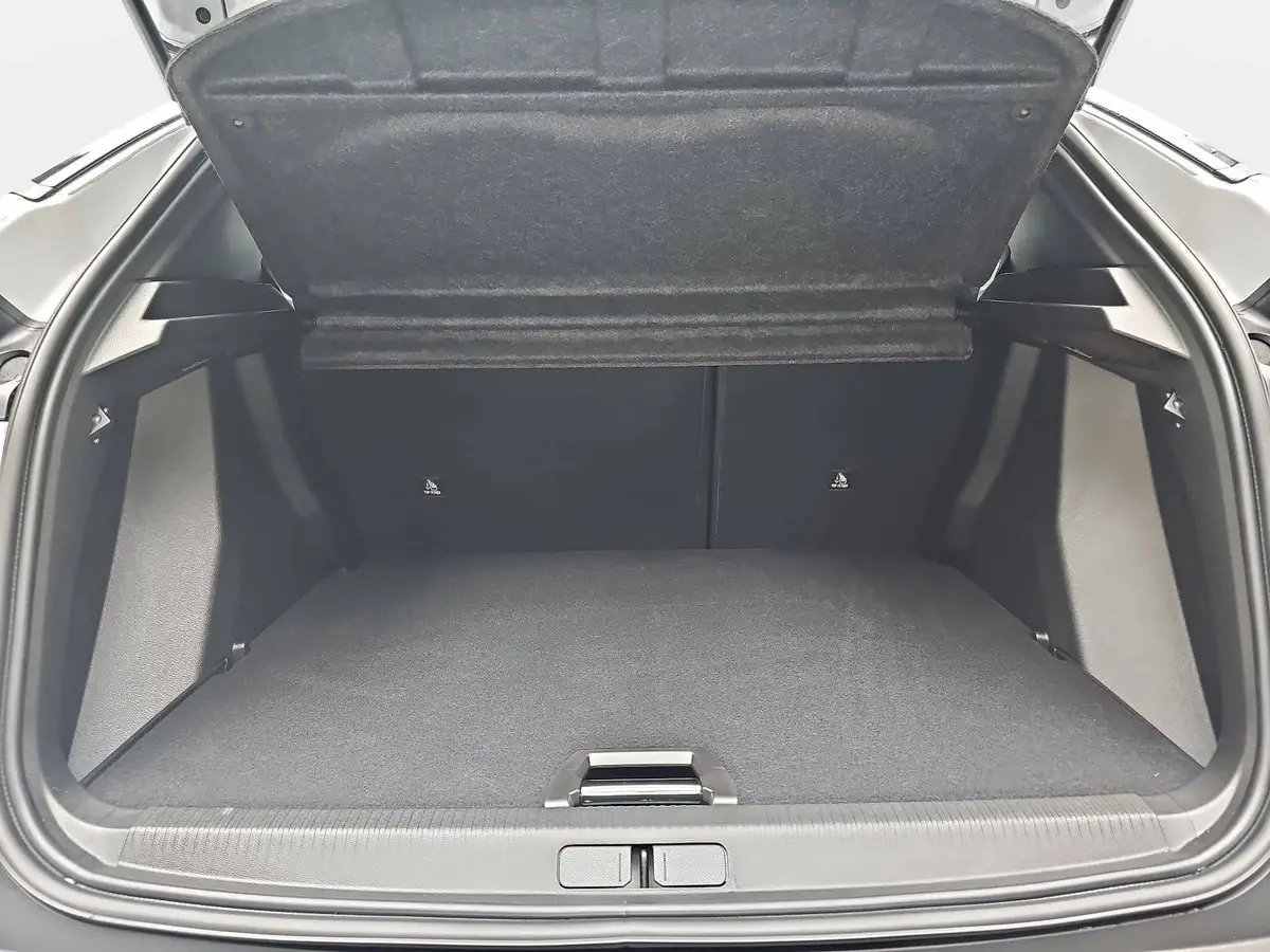 PEUGEOT 2008 1.2 HYBRID 145 E-DSC6 GT-LINE 2-WD LED KLIMAAUTO K