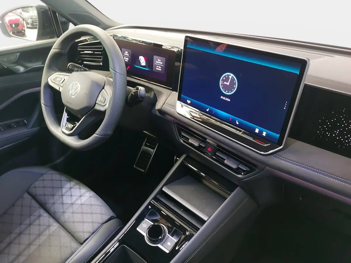 VW TIGUAN 2.0 TDI DSG R-LINE NAVI LED PANO