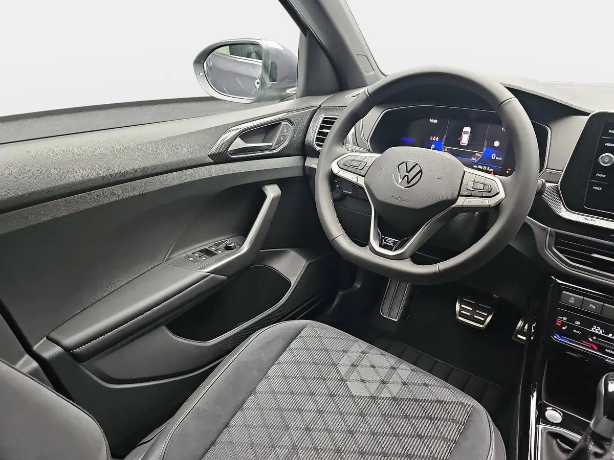 VW T-CROSS 1.5 TSI DSG R-LINE LED WINTER ACC