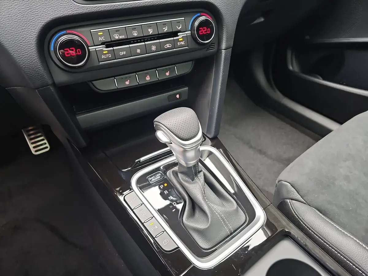 KIA CEED SW 1.5 T-GDI DCT7 GT-LINE TECHNOLOGIE LEDER GLASDACH PERFORMANCE