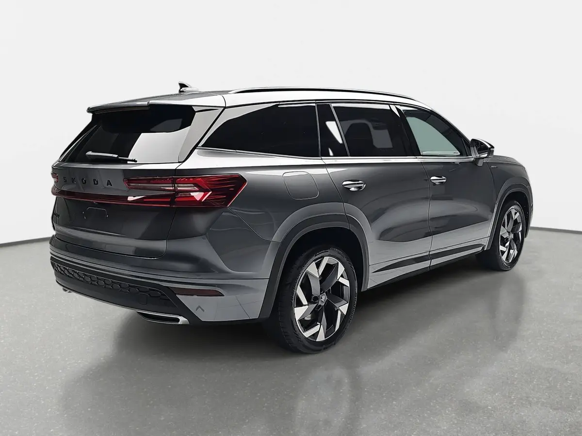 SKODA KODIAQ 1.5 TSI DSG SPORTLINE NAVI LED PANO 7-SITZE KAMERA