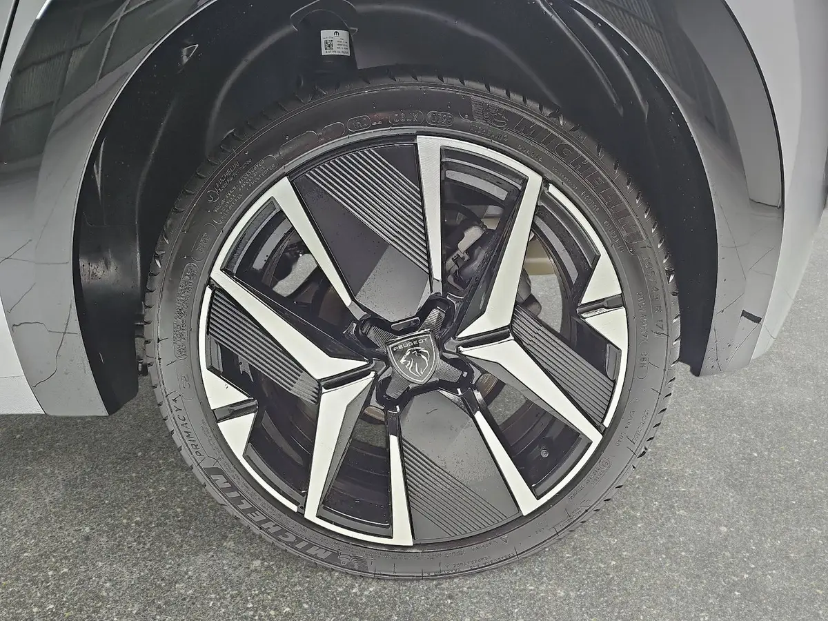 PEUGEOT 208 1.2 HYBRID 110 E-DSC6 GT KLIMA LED MIRROR-SCREEN K