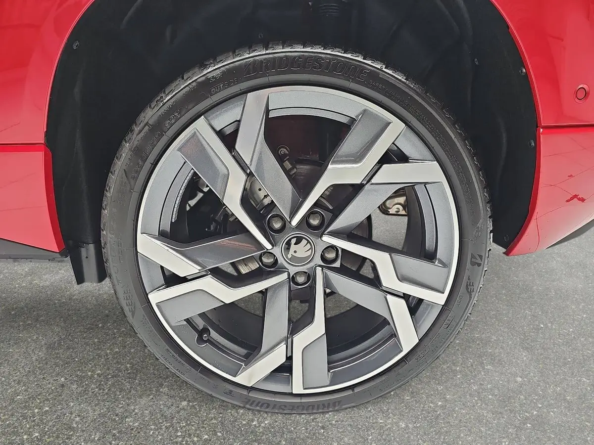 SKODA KAROQ 1.5 TSI DSG SPORTLINE NAVI LED-MATRIX PANO CANTON