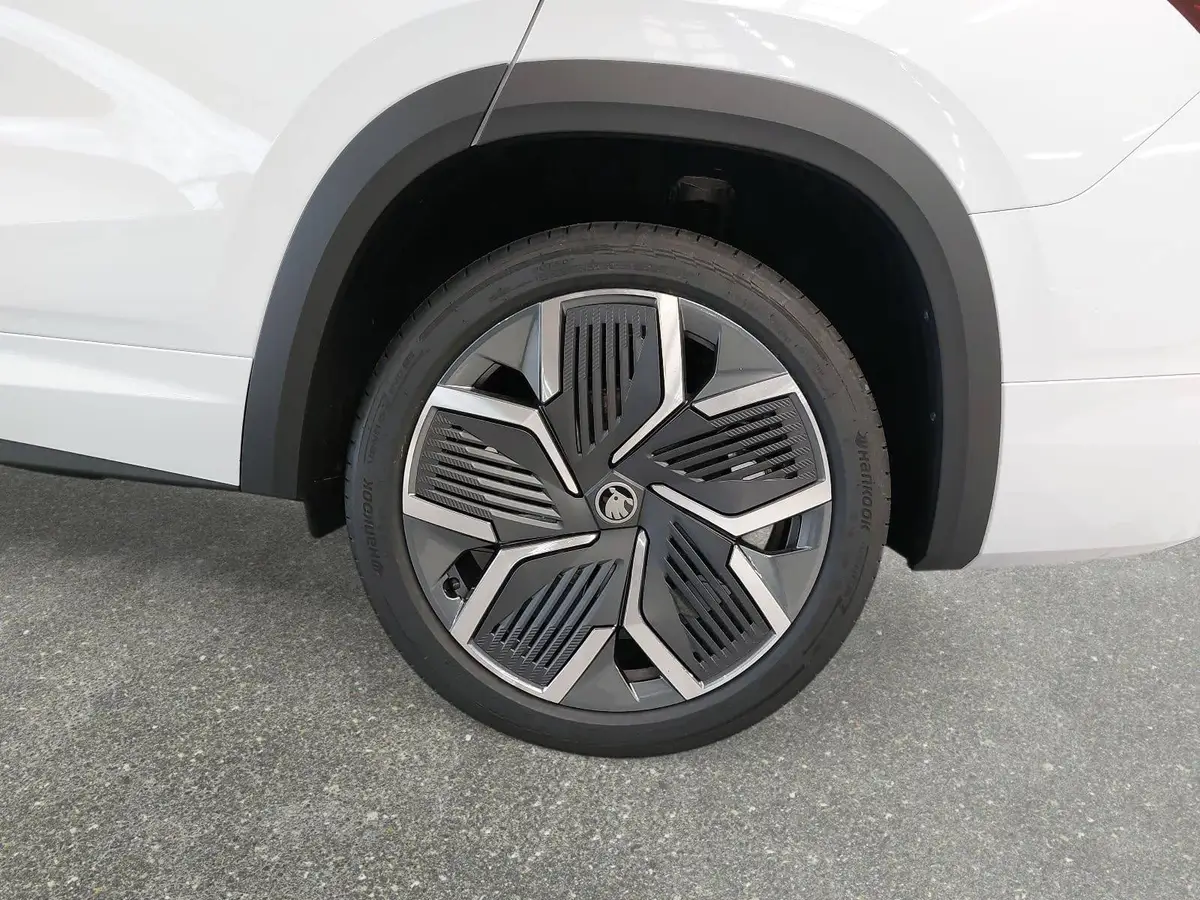 SKODA KODIAQ 1.5 TSI DSG SPORTLINE NAVI LED ACC PANO WINTER AHK