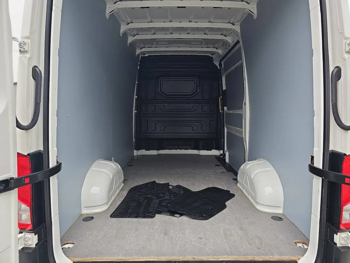 VW CRAFTER 35 TDI L3H3 FWD NAVI KLIMA 3-SITZER PDC AHK