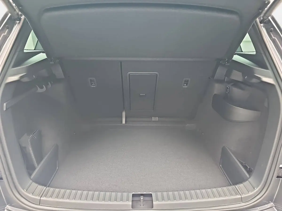 SKODA KAROQ 2.0 TDI DSG SPORTLINE 4X4 WINTER AHK