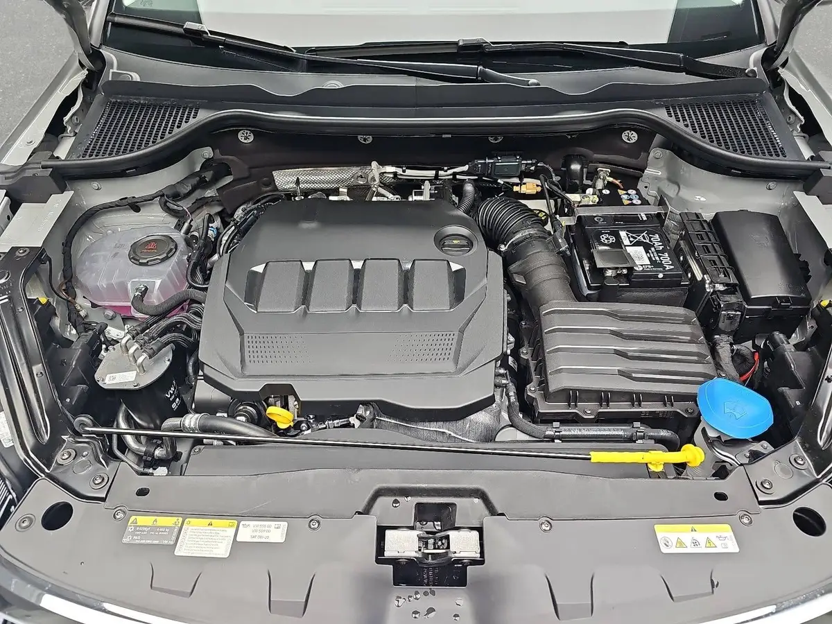 SKODA KAROQ 2.0 TDI DSG DRIVE NAVI LED AHK LM