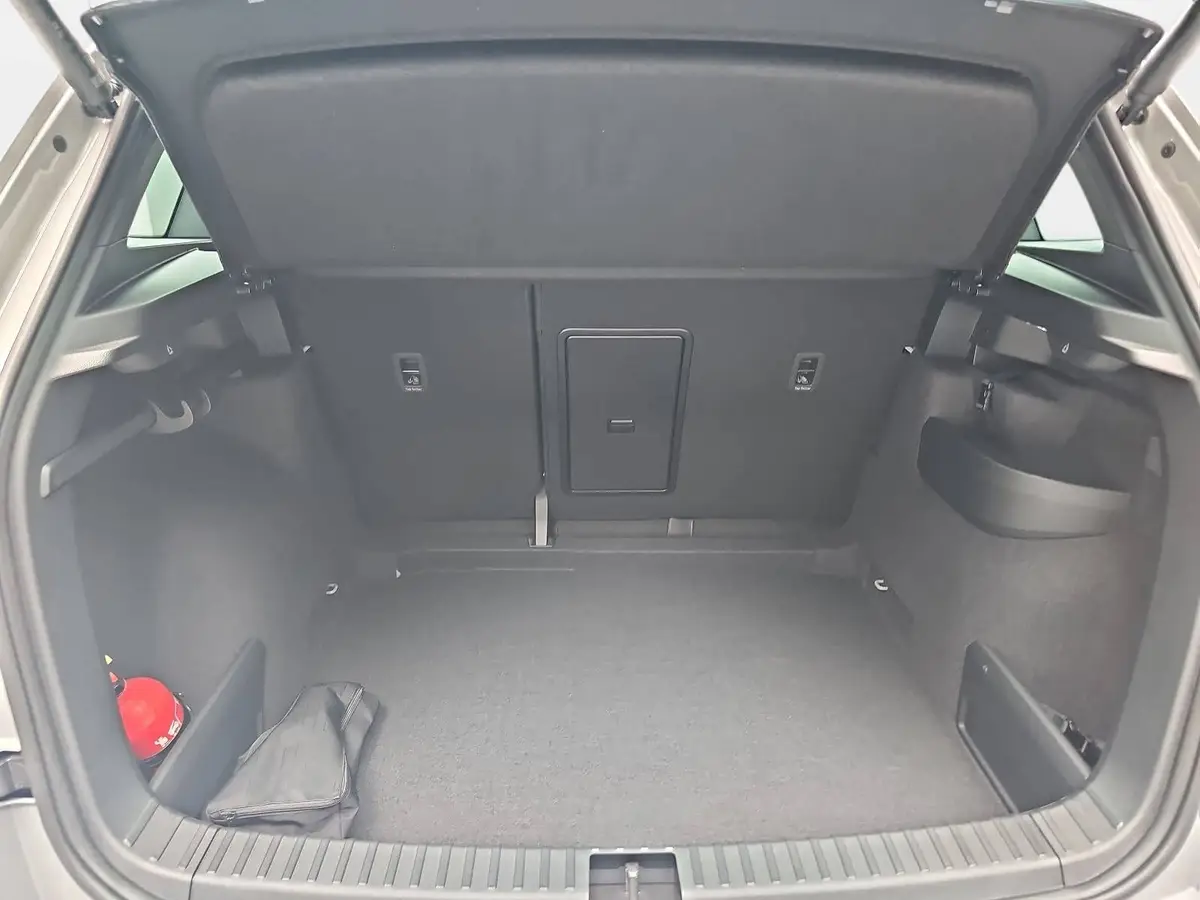 SKODA KAROQ 2.0 TSI DSG SPORTLINE 4X4 AHK PANO