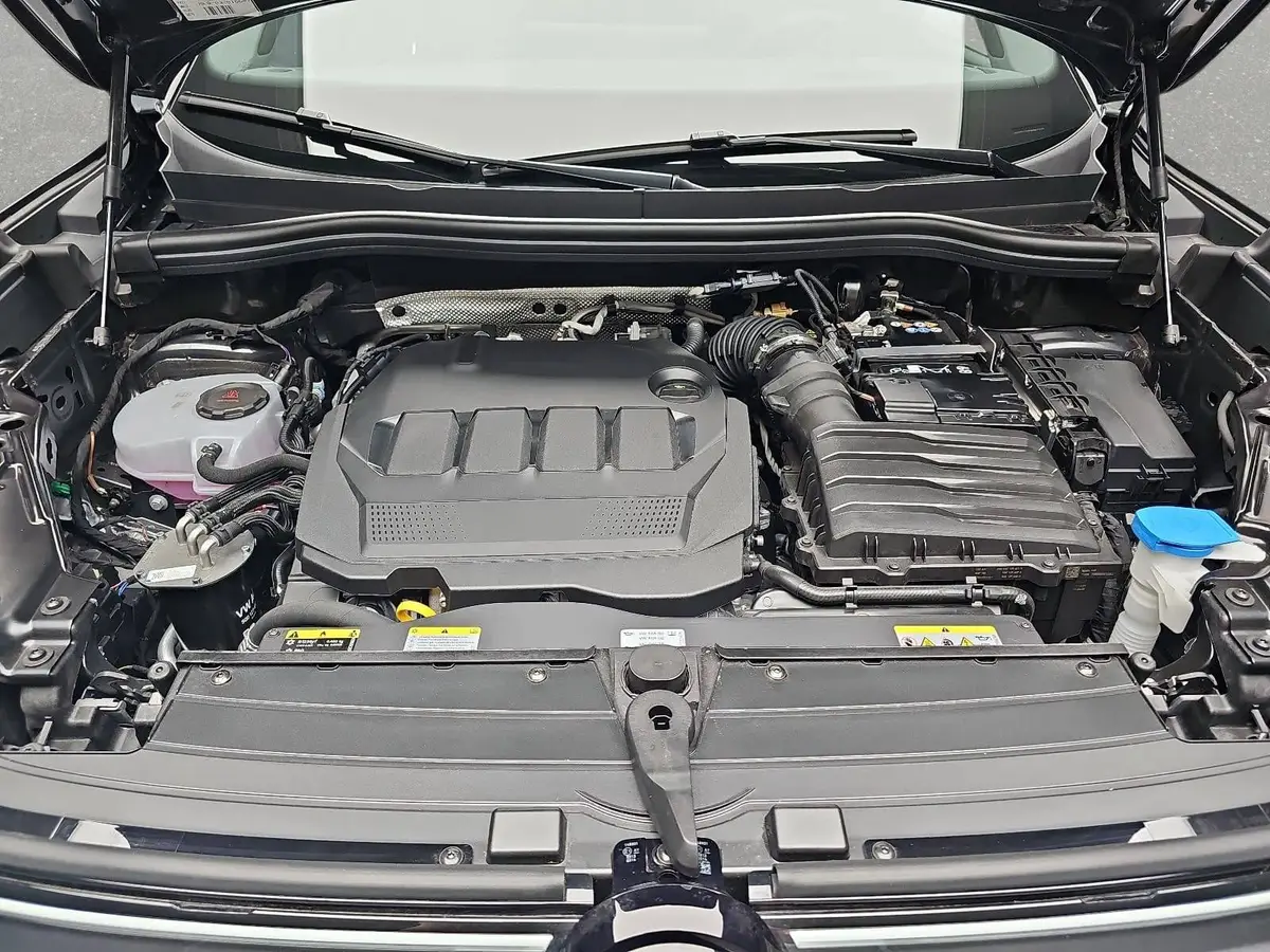VW TIGUAN 2.0 TDI DSG R-LINE NAVI LED PANO