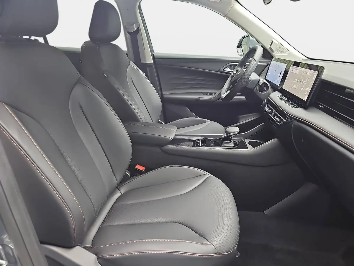 MG HS 1.5 PLUG-IN-HYBRID MY25.5 LUXURY LEDER 360-GRAD-KAMERA 19-ZOLL-LM