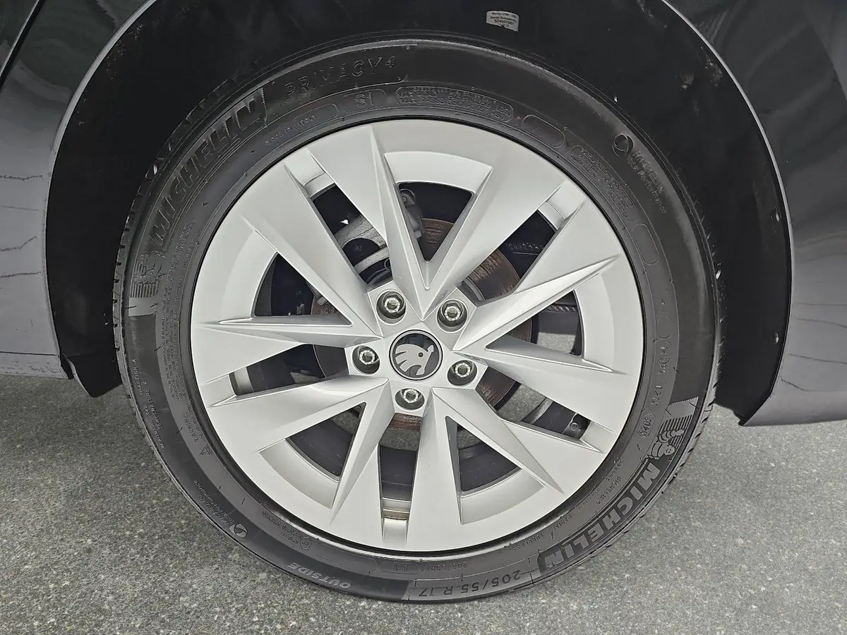 SKODA OCTAVIA COMBI 1.5 TSI ETEC DSG SELECTION NAVI LED ACC WINTER KA