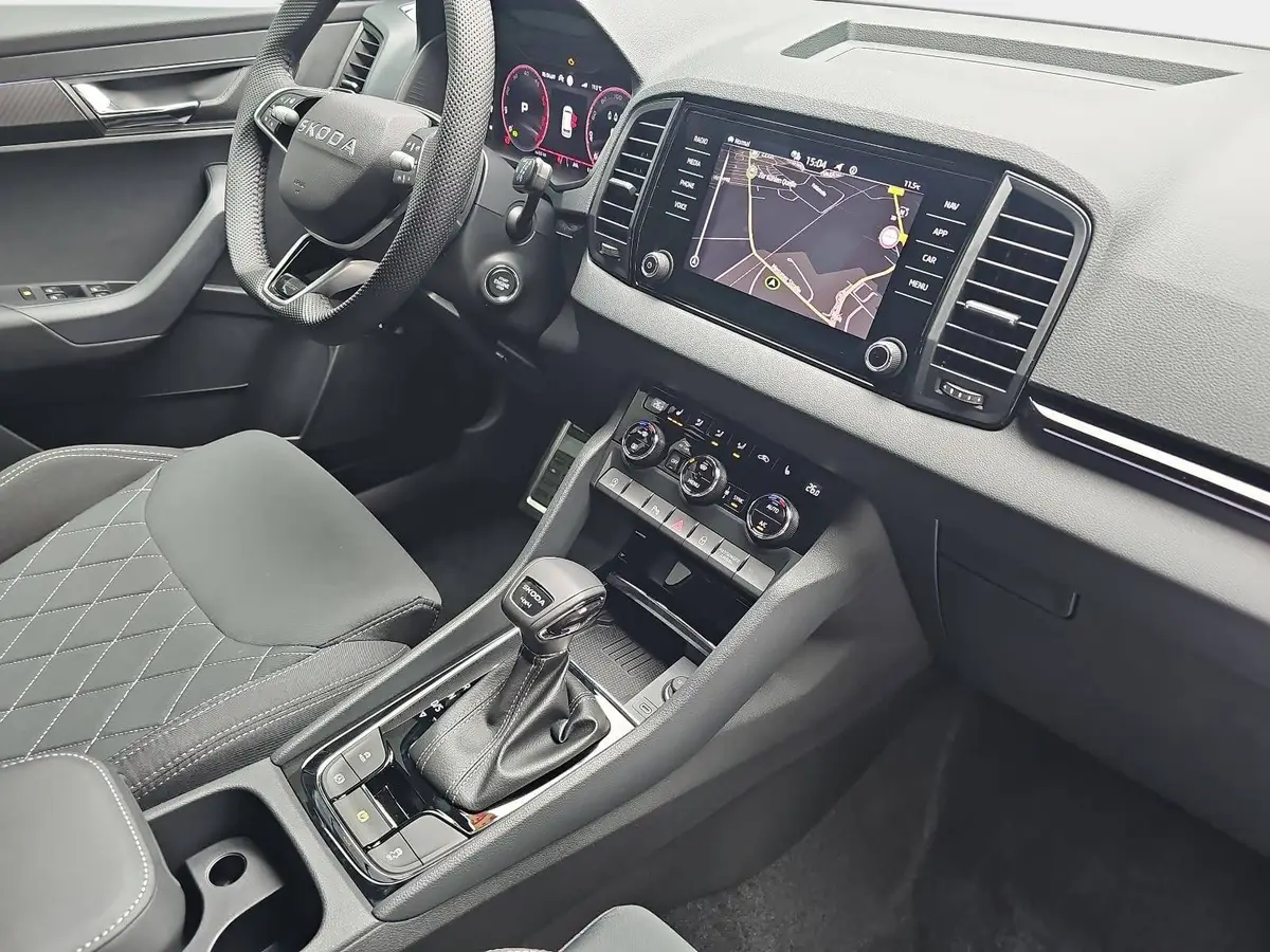 SKODA KAROQ 2.0 TDI DSG SPORTLINE 4X4 WINTER AHK