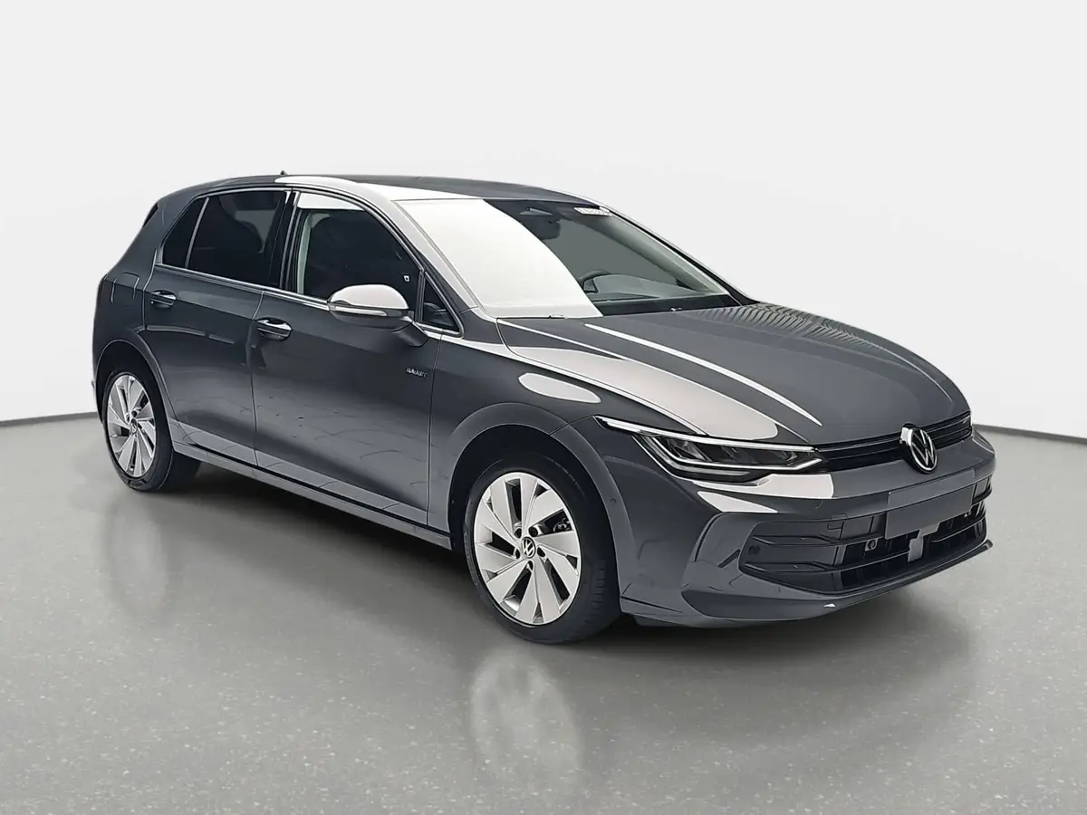 VW GOLF VIII 1.5 TSI LIFE LED ACC KAMERA AHK LM17