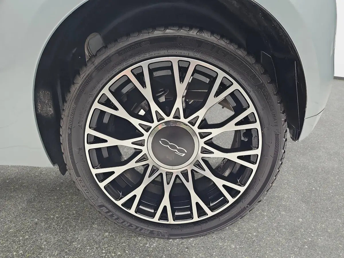 FIAT 500C 1.0 MILD HYBRID DOLCEVITA NAVI DAB ALL-SEASON