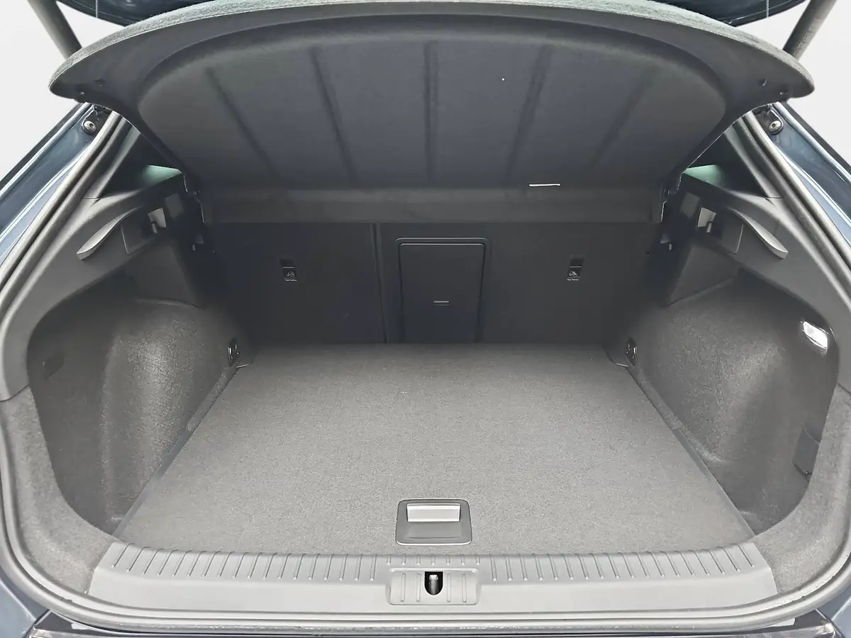 CUPRA FORMENTOR 1.5 ETSI DSG NAVI LED ACC SPURPAKET EL.HECKKL. KAM