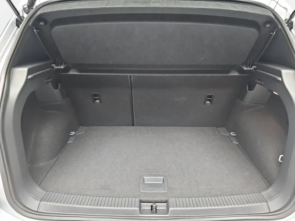 VW T-CROSS 1.0 TSI GOAL NAVI LED KLIMAAUTO ACC P-ASSIST WINTE