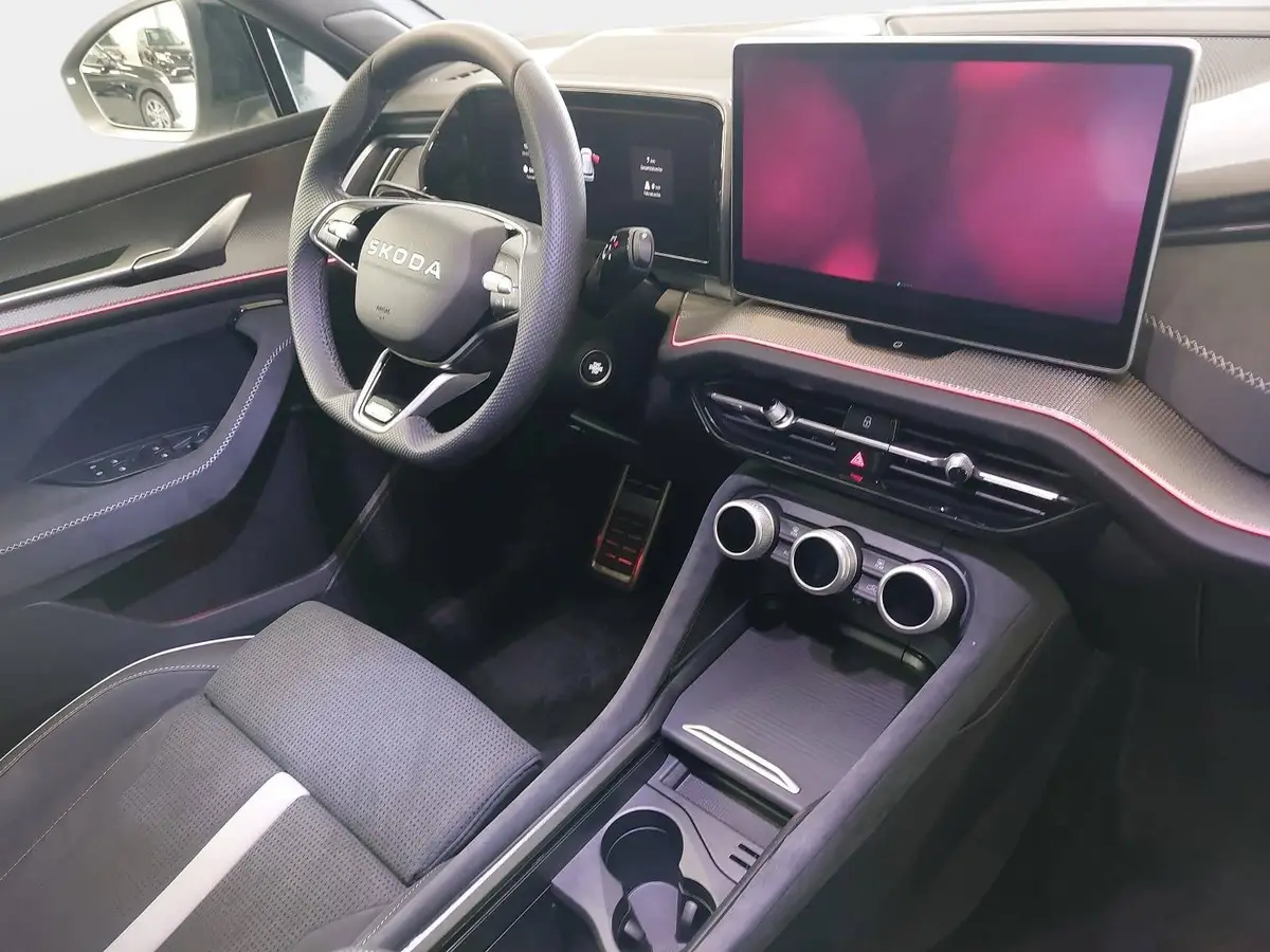 SKODA KODIAQ 1.5 TSI DSG SPORTLINE NAVI LED ACC PANO WINTER AHK