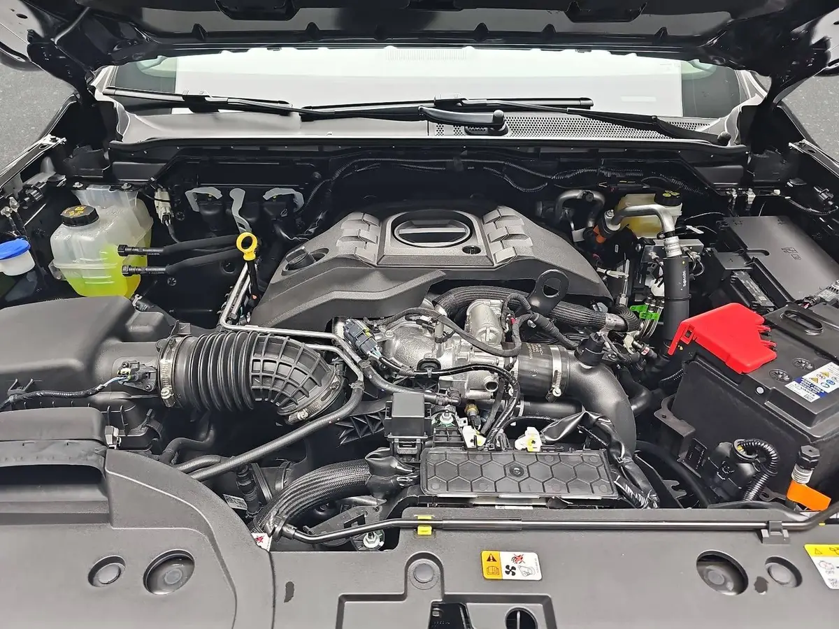 VW AMAROK 3.0 TDI AUTO. DOKA AVENTURA 4M NAVI LED AHK LM21