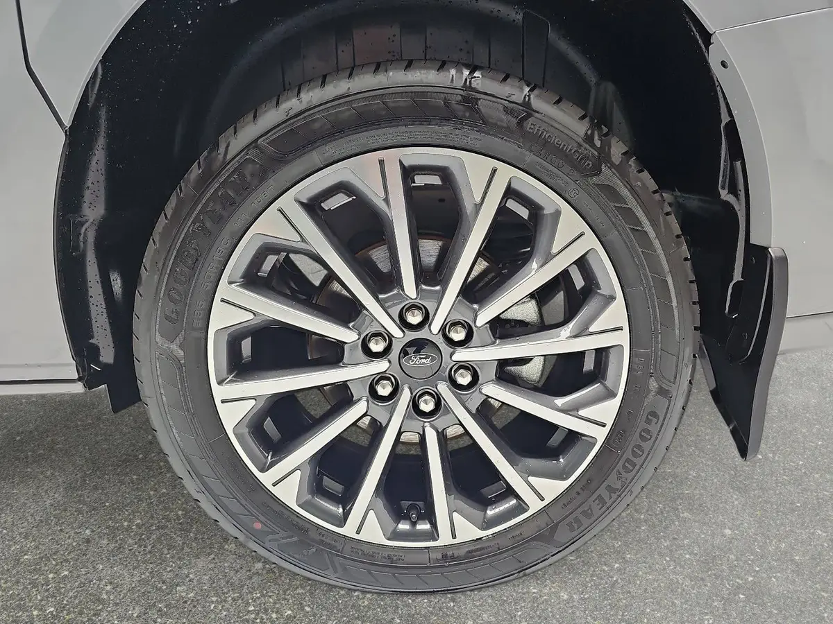 FORD TOURNEO CUSTOM 2.0 ECOBLUE AUTO. L1 TITANIUM X NAVI LED AHK