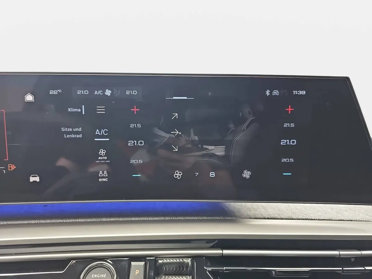 PEUGEOT 3008 1.2 HYBRID 145 E-DSC6 GT AHK M+S