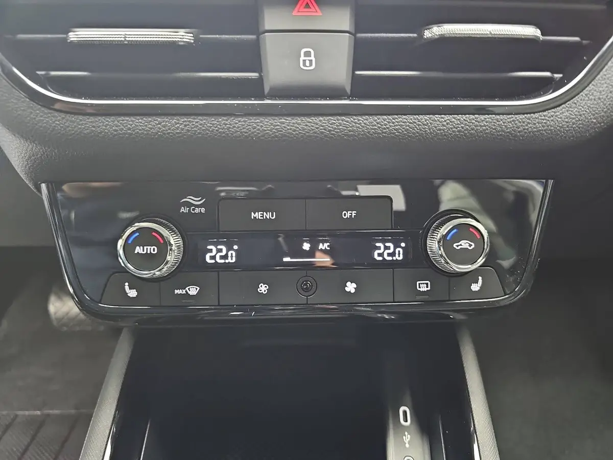 SKODA KAMIQ 1.0 TSI DSG 130 JAHRE LED KAMERA LM