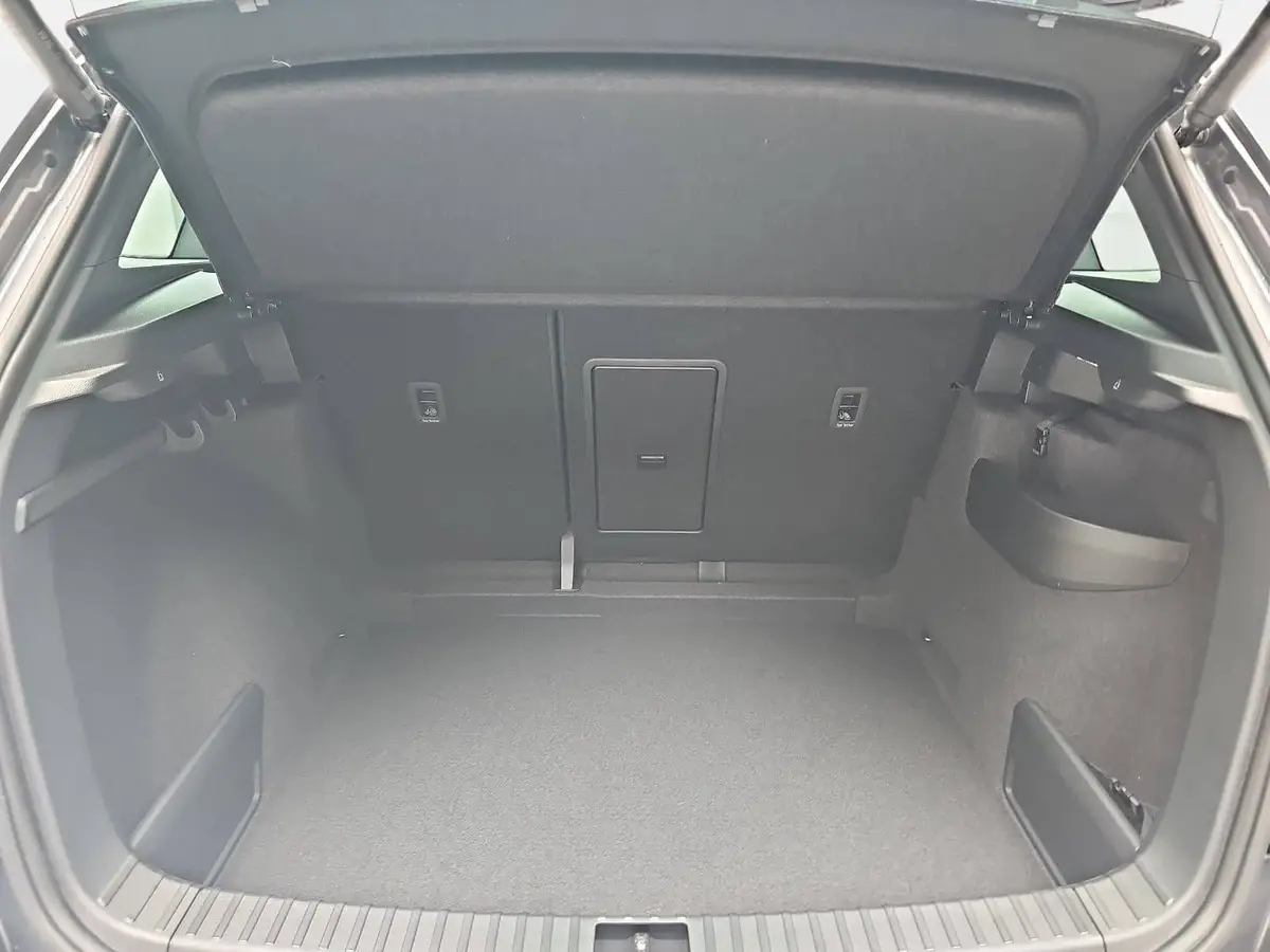 SKODA KAROQ 1.5 TSI DSG SPORTLINE NAVI LED-MATRIX PANO CANTON
