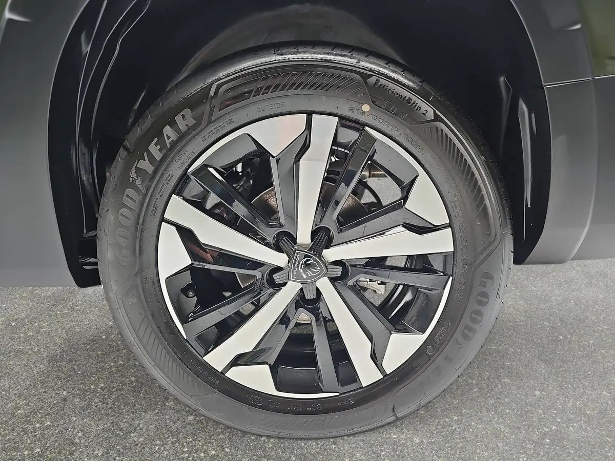 PEUGEOT RIFTER BLUEHDI 130 CV EAT8 GT L2 7-S NAVI LED AHK LM