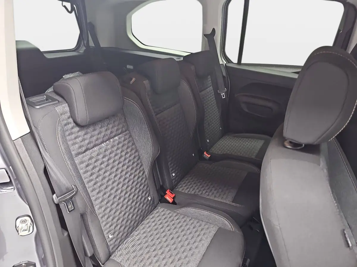 PEUGEOT RIFTER BLUEHDI 130 CV EAT8 GT L2 7-S NAVI LED AHK LM