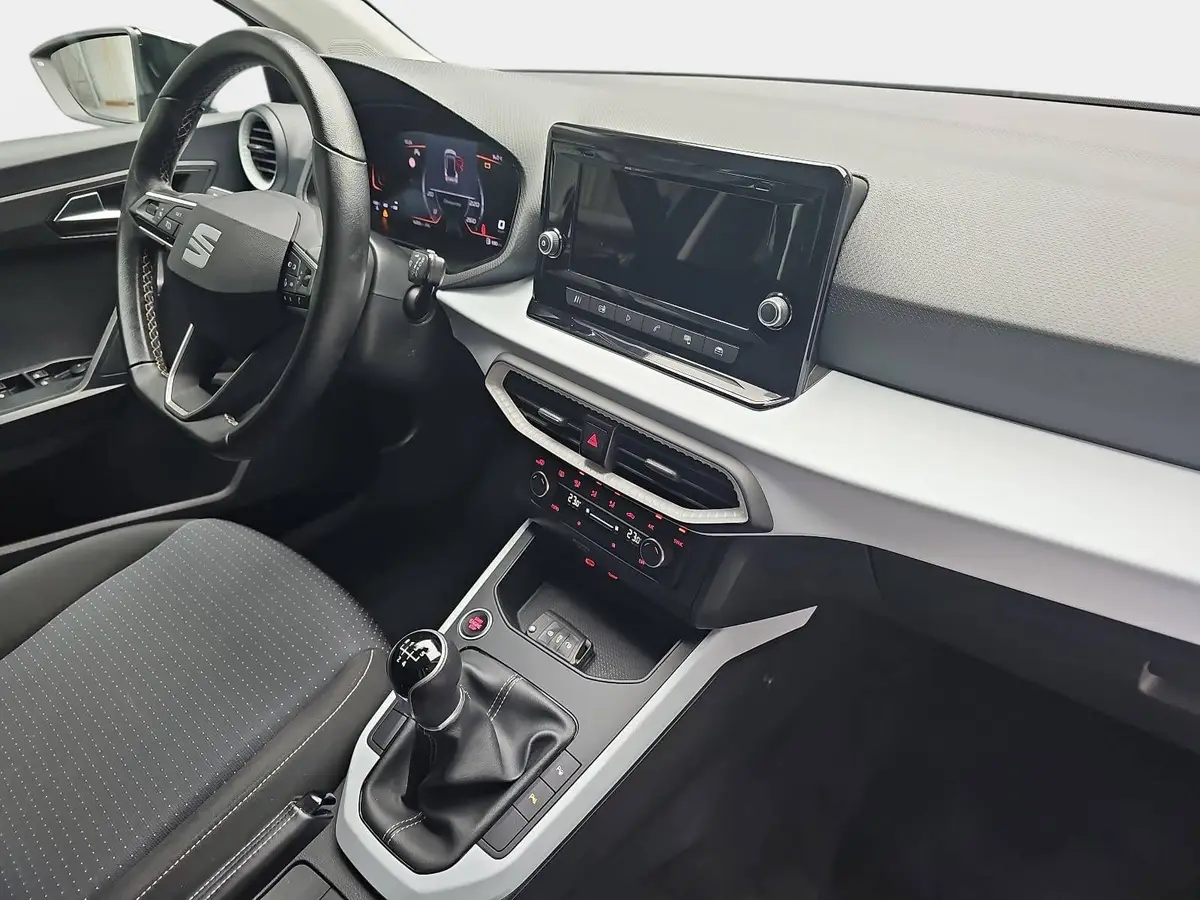 SEAT ARONA 1.0 TSI STYLE LED GRA P-ASSIST LM16