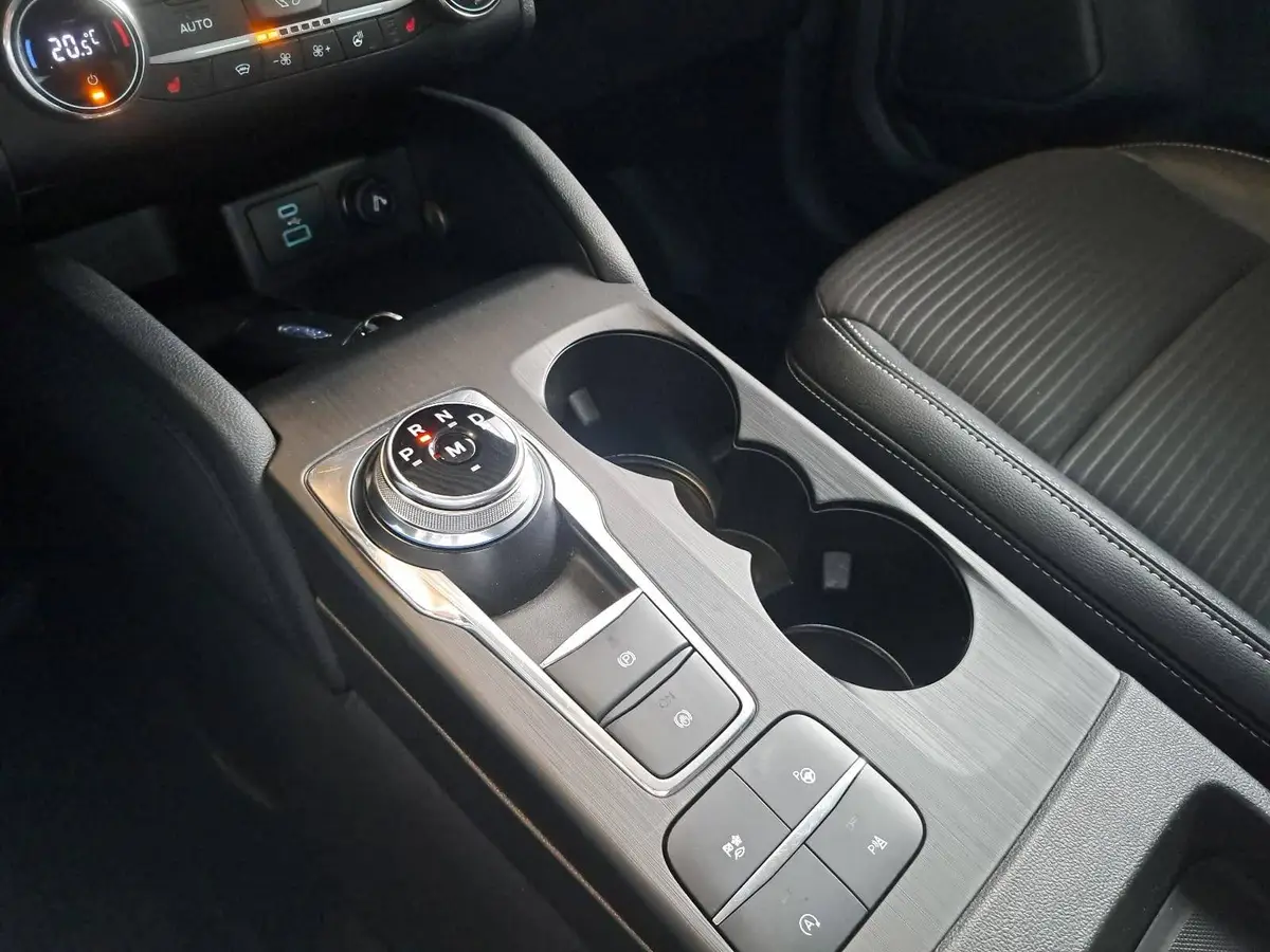 FORD KUGA 2.0 ECOBLUE AUTO. AWD TITANIUM X AHK NAVI LED KAME