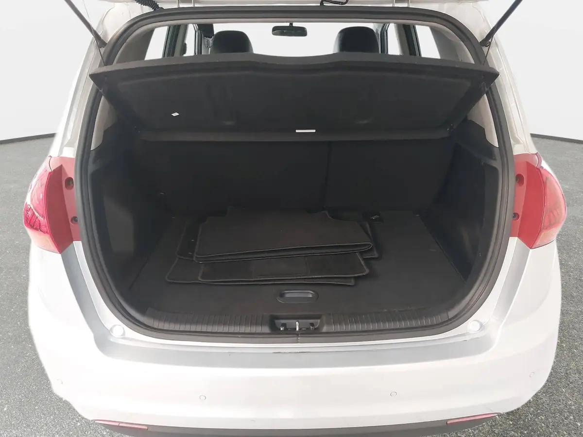 KIA VENGA 1.6 CVVT DREAM TEAM