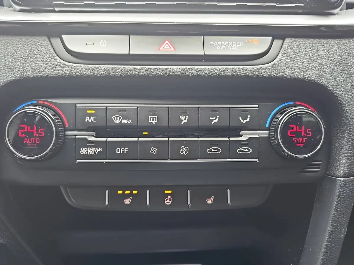 KIA CEED SW 1.6 GDI PLUG-IN-HYBRID VISION KOMFORT NAVI