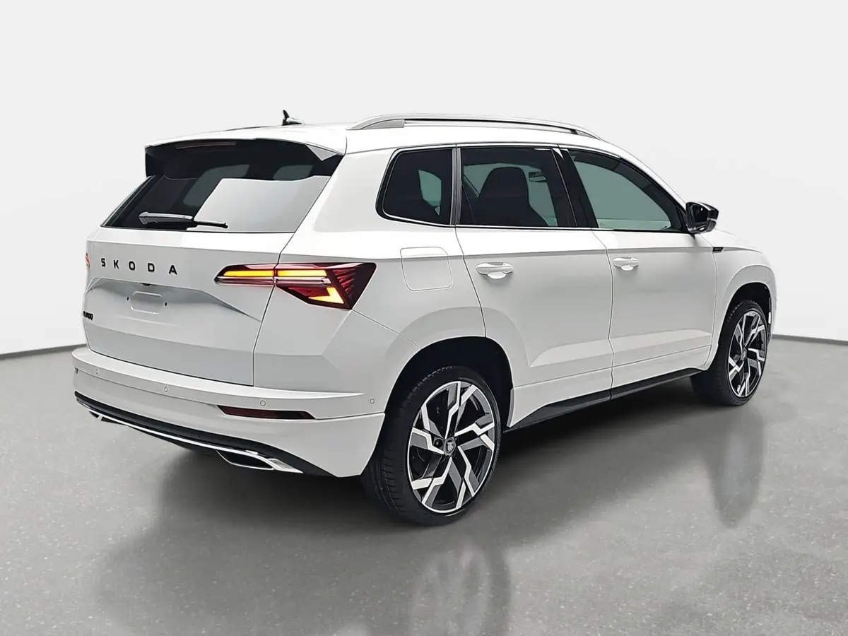 SKODA KAROQ 1.5 TSI DSG SPORTLINE NAVI LED-MATRIX PANO WINTER 