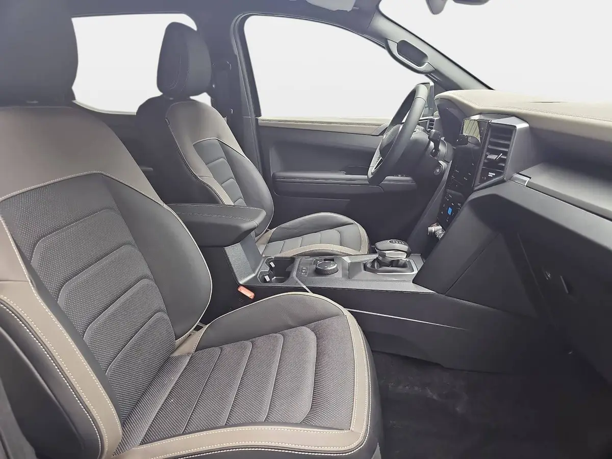 VW AMAROK 3.0 TDI AUTO. DOKA AVENTURA 4M NAVI LED AHK LM21