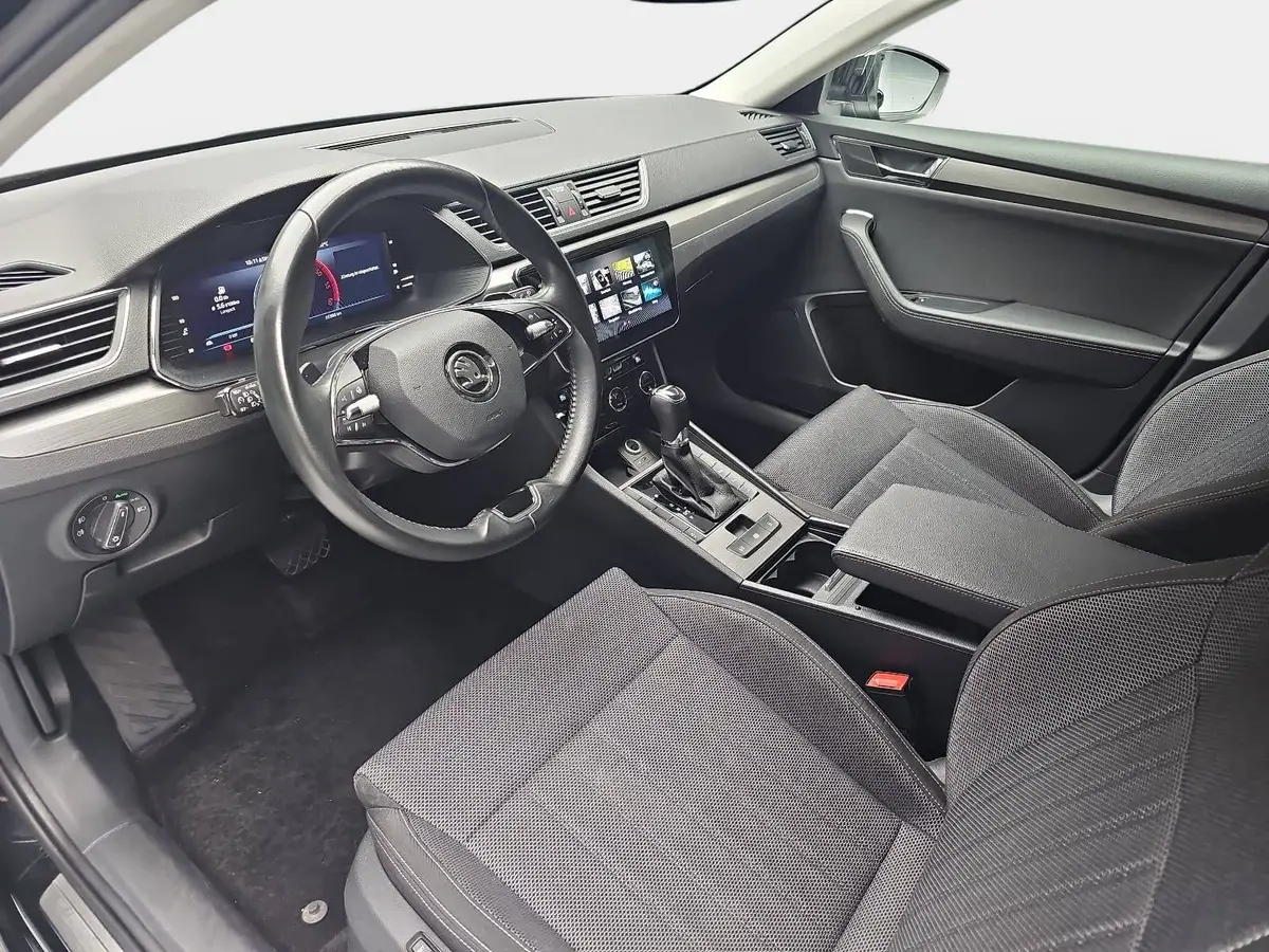 SKODA SUPERB COMBI 2.0 TDI DSG STYLE NAVI LED AHK