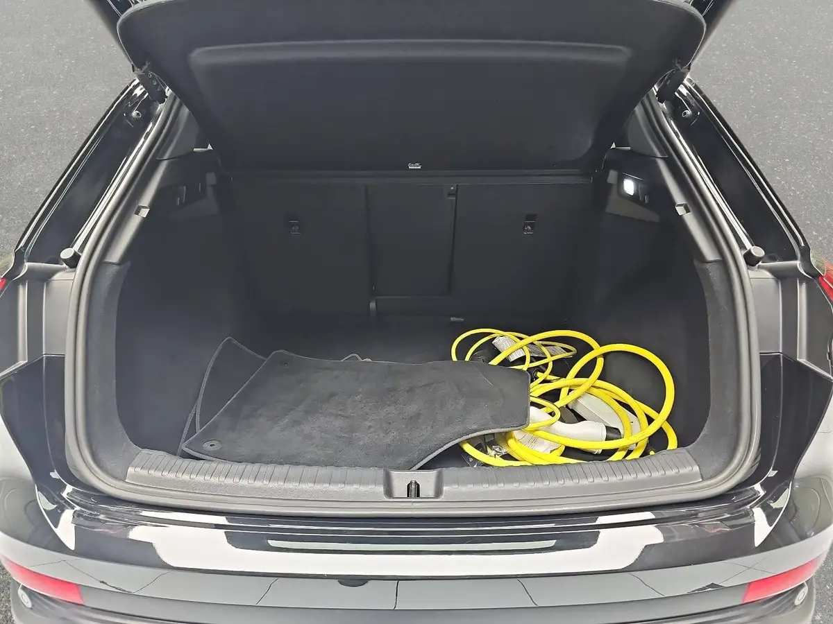 AUDI Q4 E-TRON 45 82KWH NAVI LED KAMERA LM19