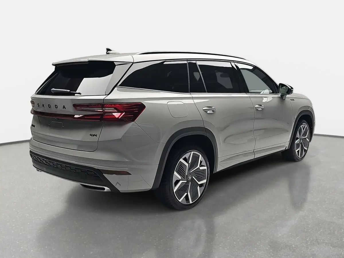 SKODA KODIAQ 2.0 TDI DSG SPORTLINE 4X4 PANO AHK