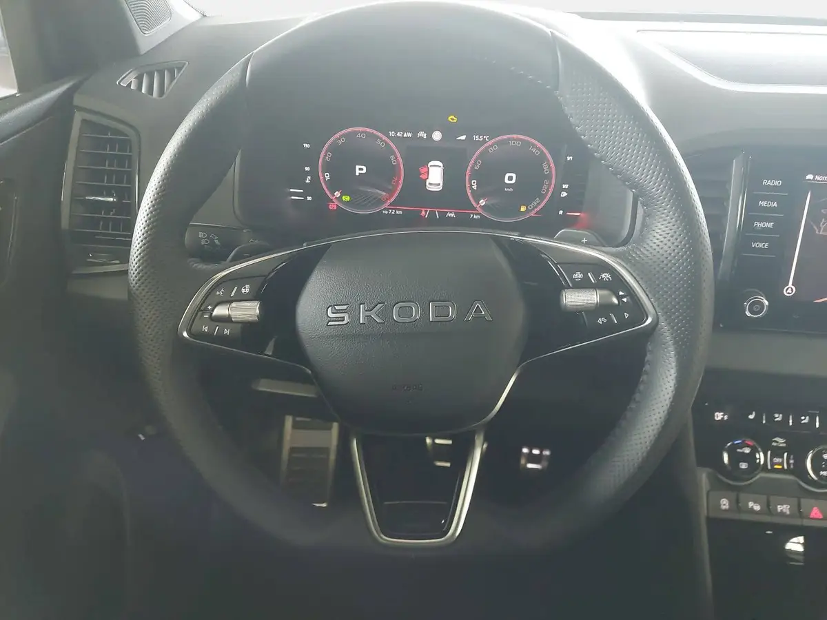 SKODA KAROQ 1.5 TSI DSG SPORTLINE NAVI LED-MATRIX PANO CANTON