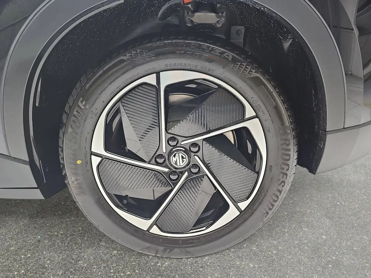 MG S5 EV 64 KWH MY25 LUXURY