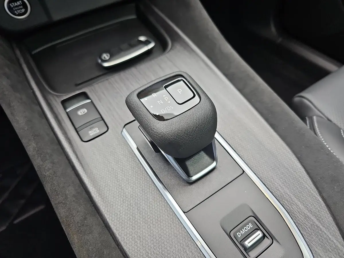 NISSAN QASHQAI 1.3 DIG-T MHEV X-TRONIC TEKNA+ 2WD NAVI LED LEDER 