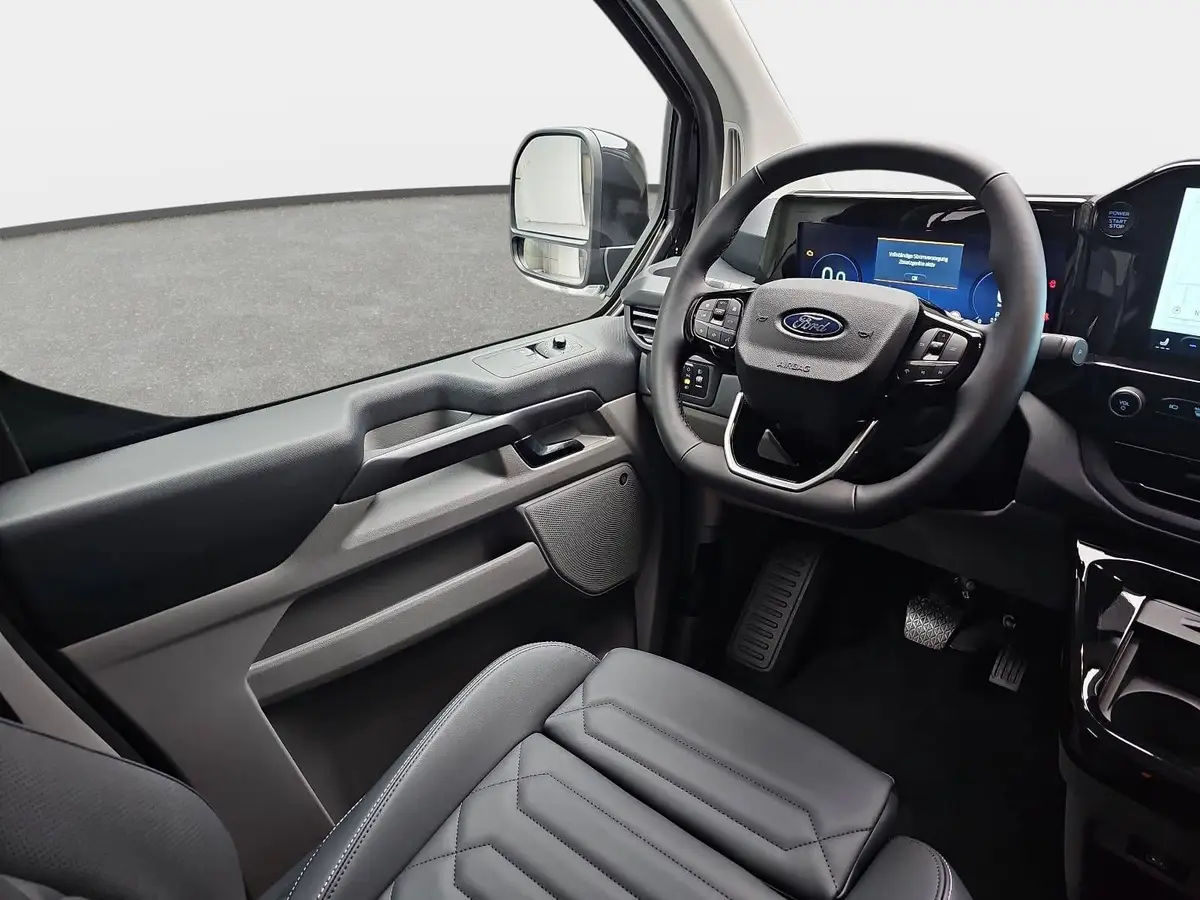 FORD TOURNEO CUSTOM 2.0 ECOBLUE AUTO. L1 TITANIUM X NAVI LED B&O A