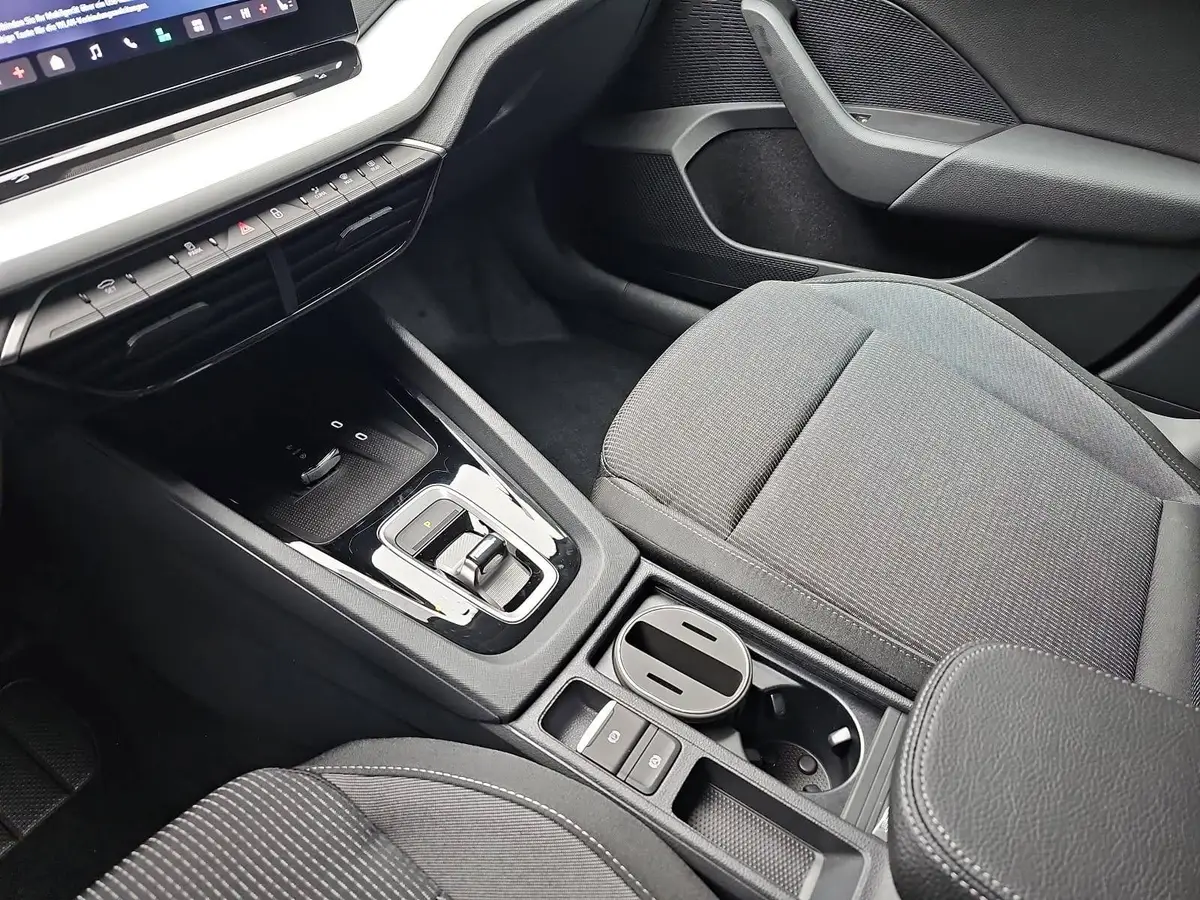 SKODA OCTAVIA COMBI 1.5 TSI DSG 130 JAHRE KLIMAAUTO LED SMARTLINK KAME