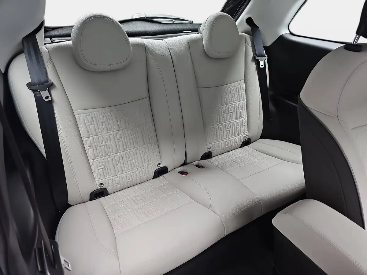 FIAT 500E ELEKTRO 42 KWH BY BOCELLI NAVI KLIMA LED JBL ALL-SEASON LM17